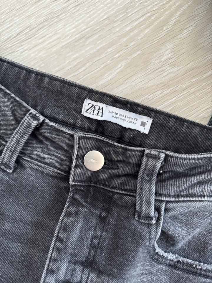 Джинсы Zara