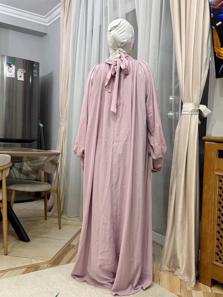 Пудро розовое платье