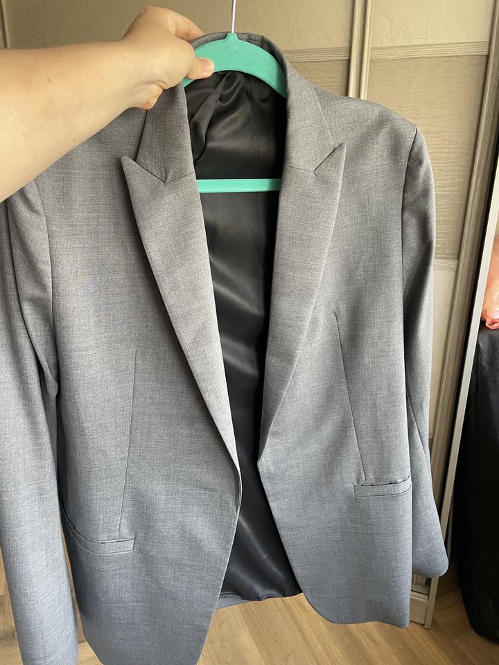 Серый пиджак от TOTEME