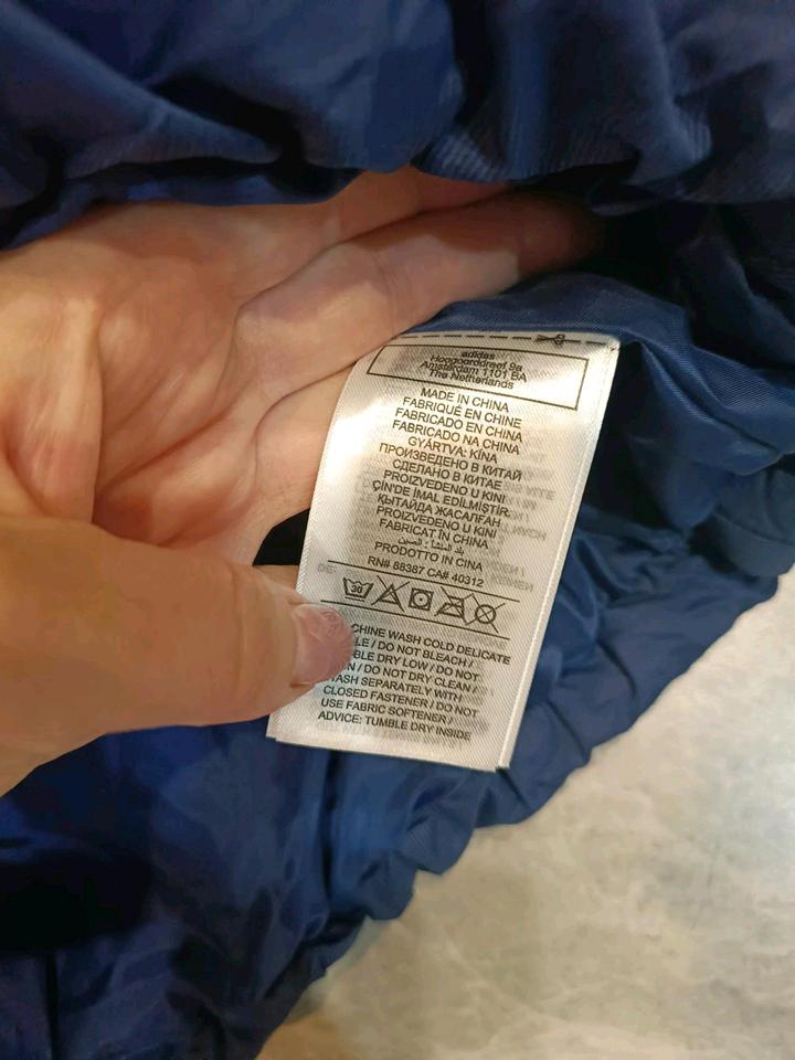 Пуховик новый Adidas оригинал, размер М
