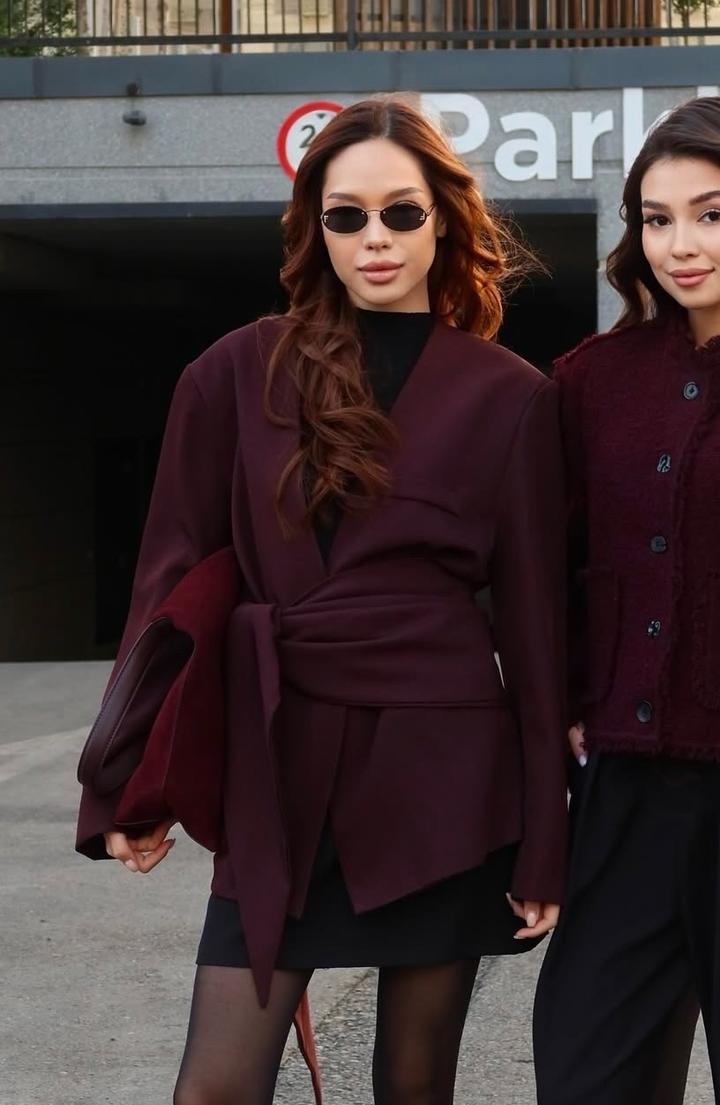 Пиджак цвета бургунди