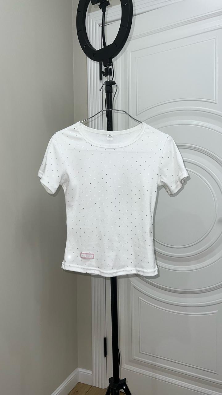 Футболка со стразами