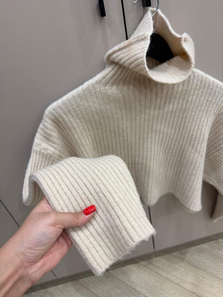 Укороченный свитер