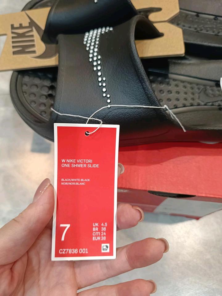 Шлёпанцы Nike UK 7, оригинал, новые