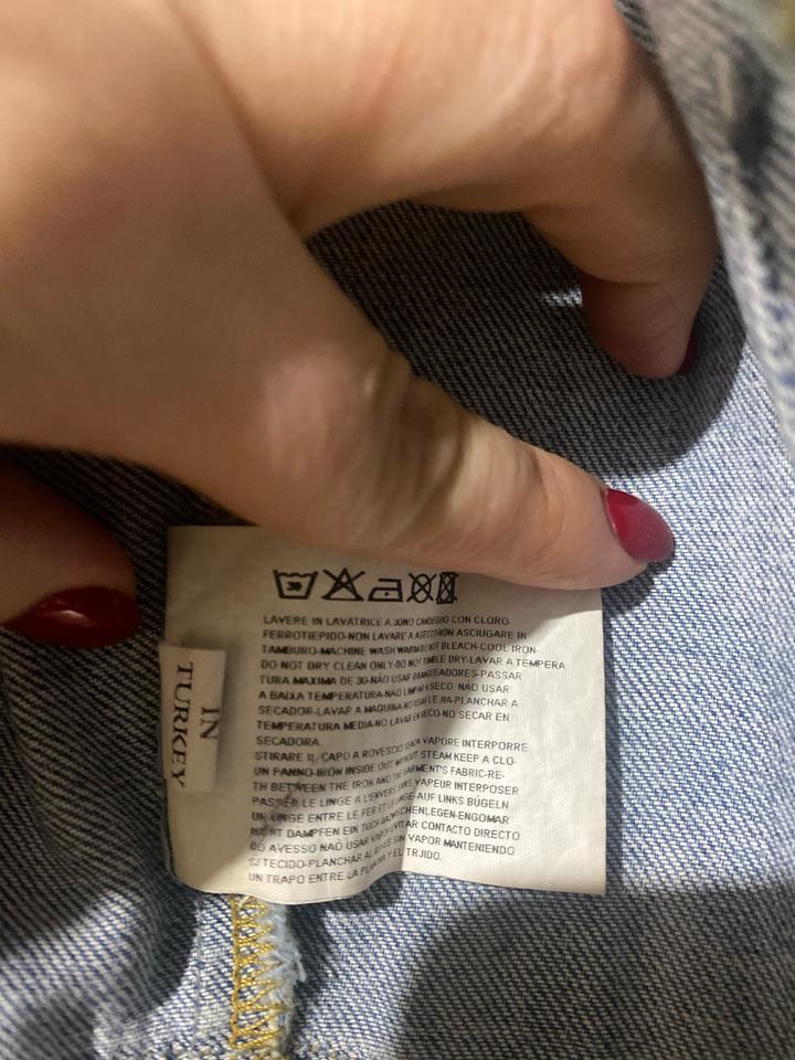 Джинсовая жилетка amnezia