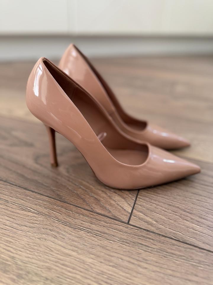 Бежевые туфли Mango