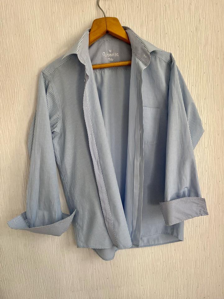 Винтажная голубая рубашка в полоску с манжетами и деталями в клетку