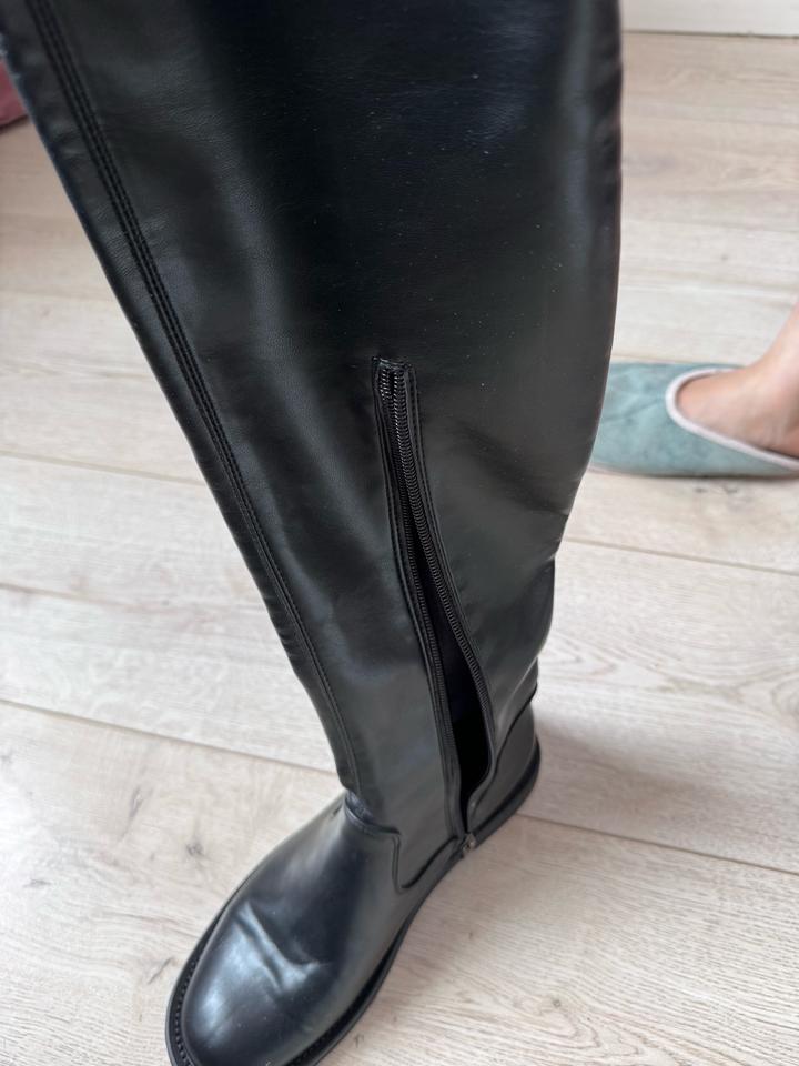 Продам осенние сапоги ботфорты