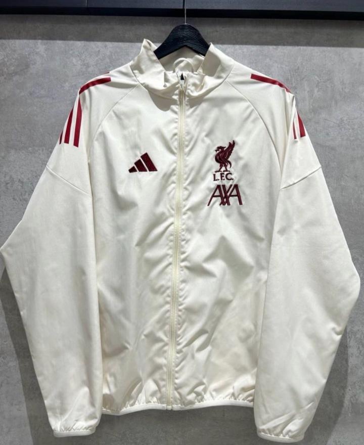 белая легкая футбольная команда ветровка