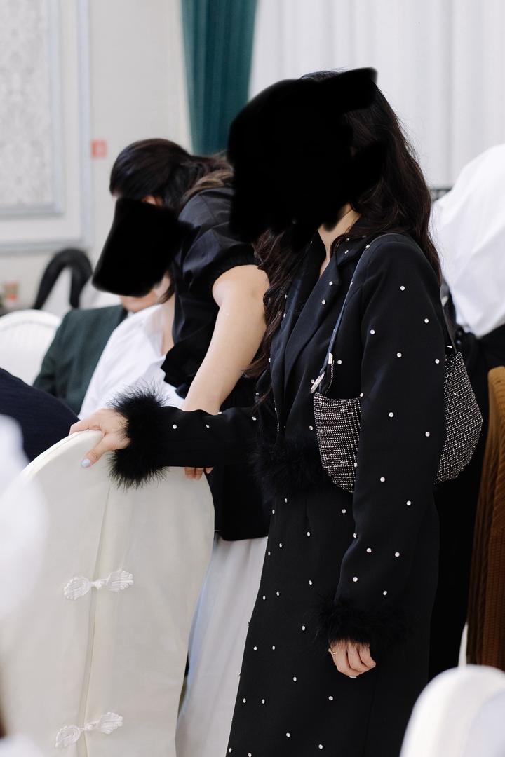 Черный костюм (пиджак+юбка)