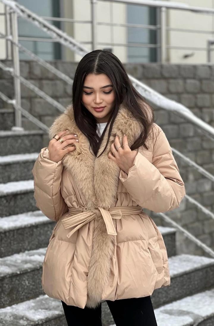 Бежевая куртка от Modessa