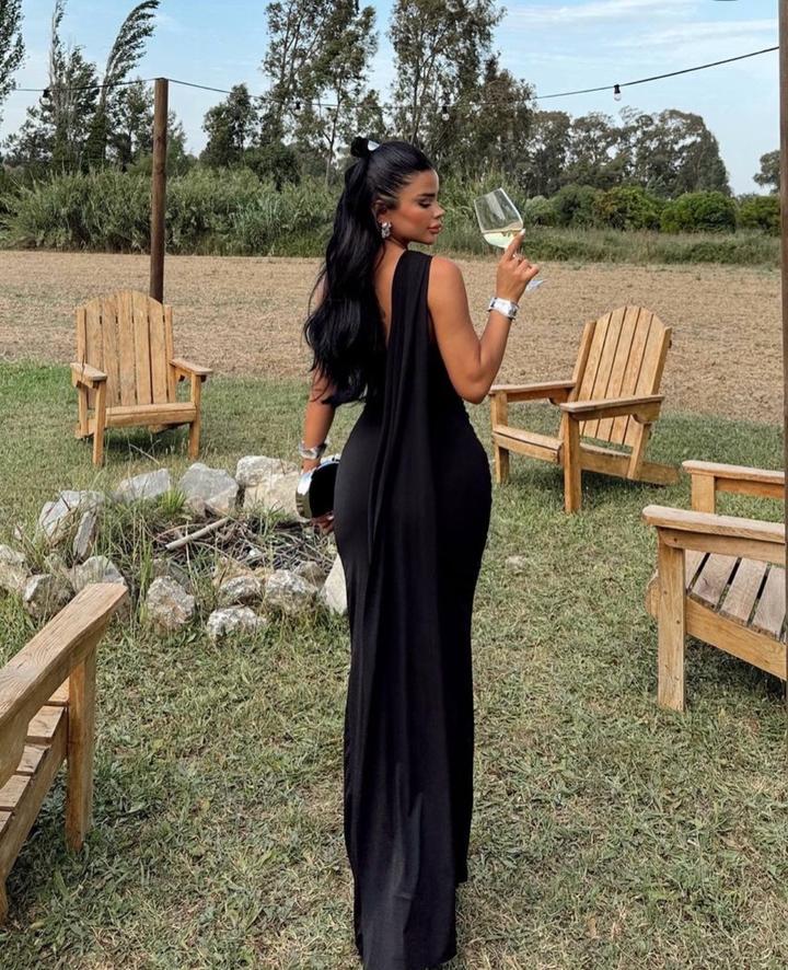 Черное платье