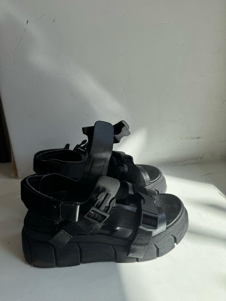 Сандали Lamania