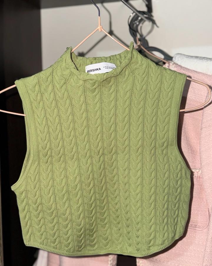 Зеленая майка/топ Bershka