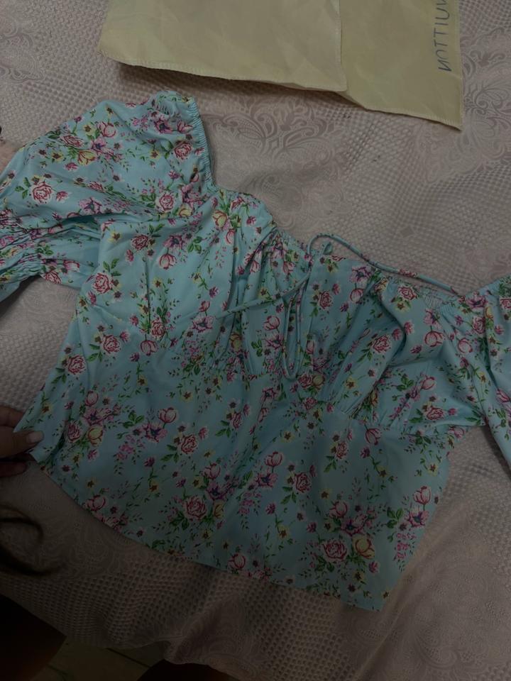 Блузка светло-голубого цвета L–XL 🌸