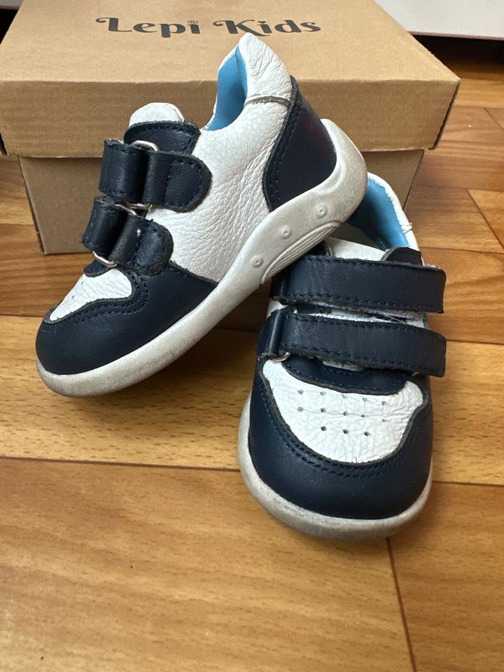 Детская обувь на первые шаги