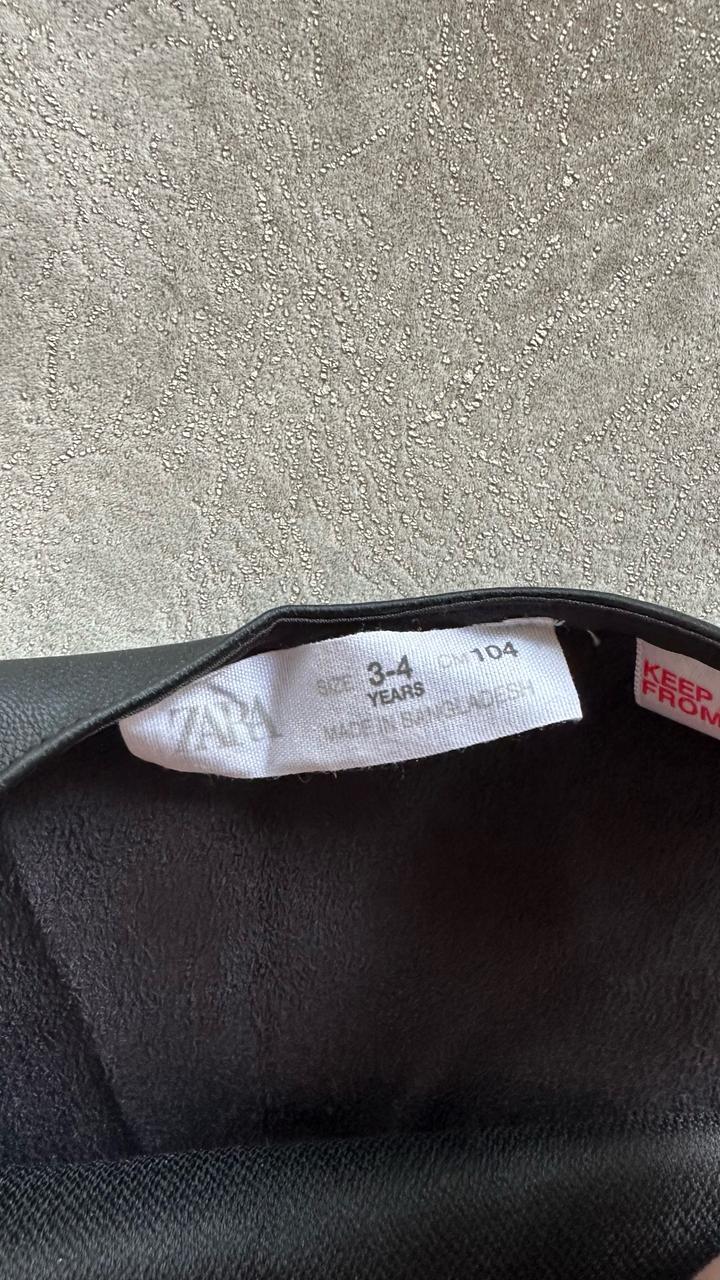 Сарафан экокожа от Zara на возраст 3-4 рост 104