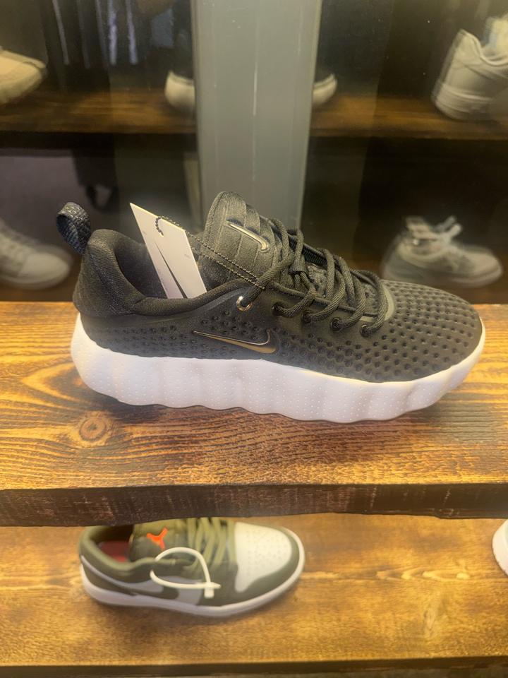 Nike mind 002