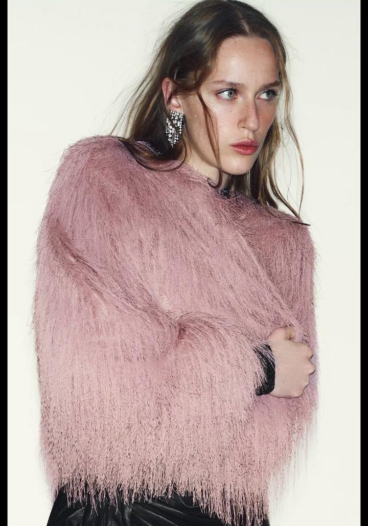 Бомбер с бахромой