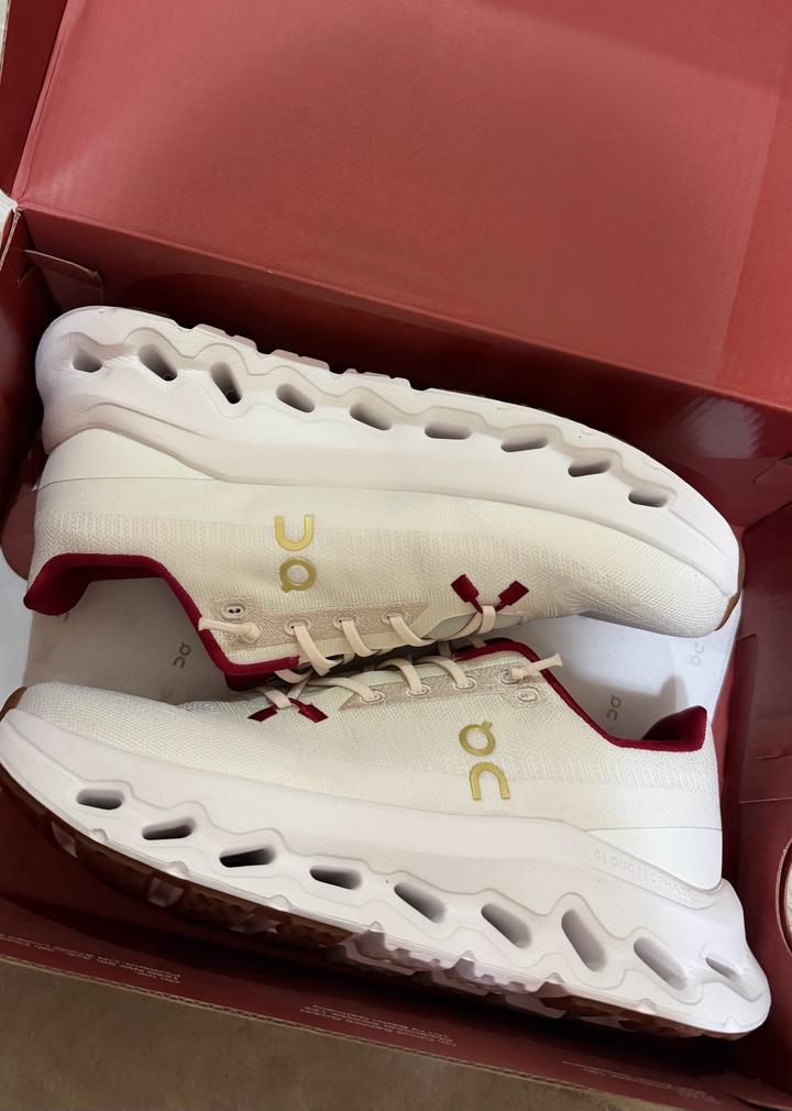 Абсолютно новые On clouds