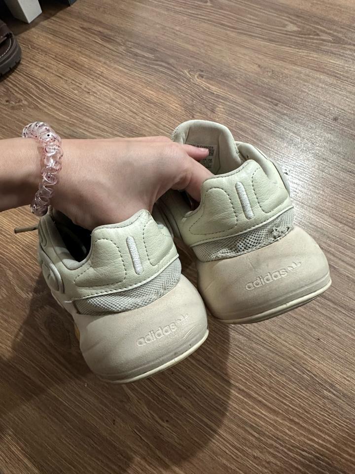 Кроссовки Adidas