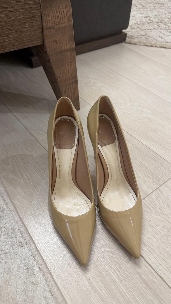 Бежевые лодочки на каблуке