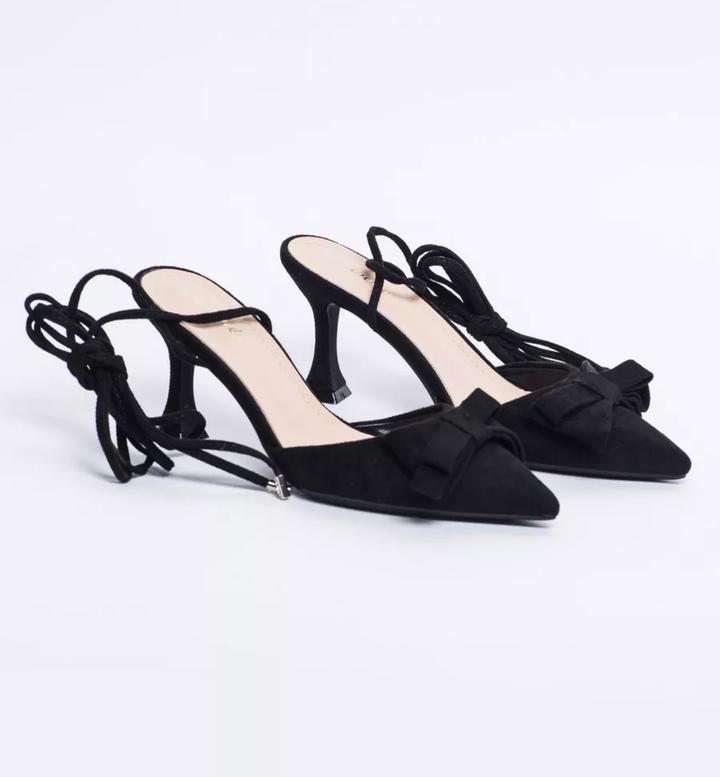 Замшевые босоножки на каблуках