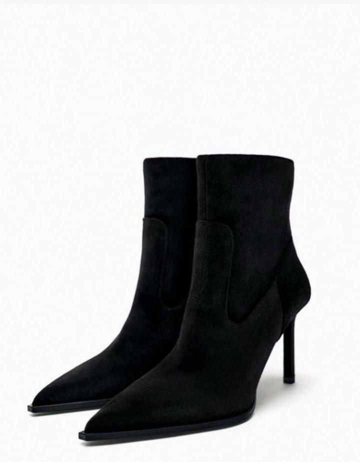 Бархатные ботильоны Zara