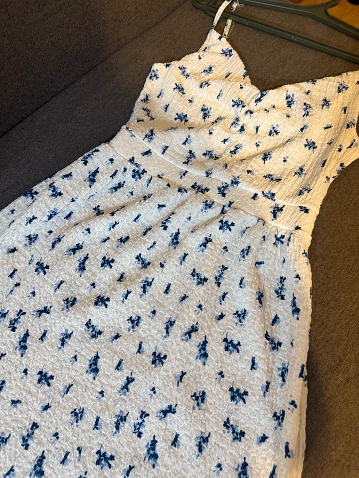 Весеннее-летнее легкое платье макси