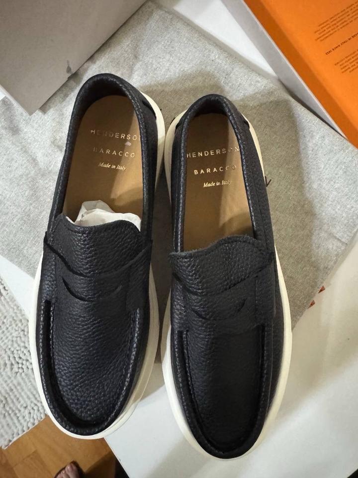 Продам новые женские Слипоны HENDERSON