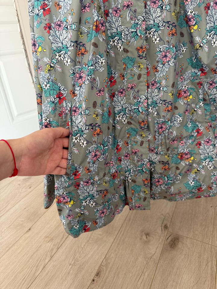 Женская куртка ветровка