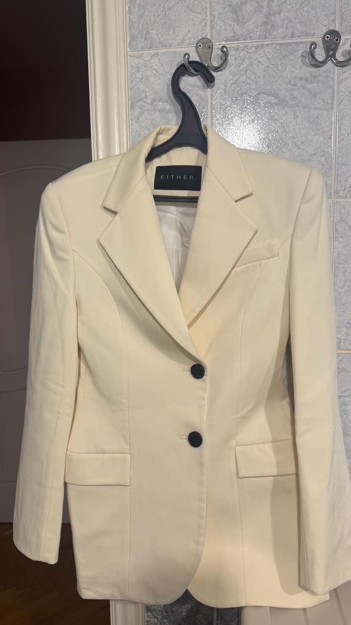 белый пиджак EITHER