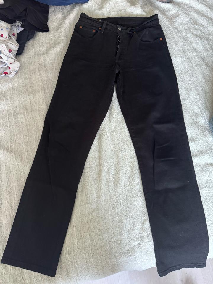 Джинсы Levi’s черные. Модель 501
