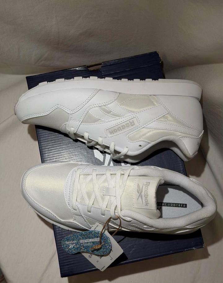 Женские кроссовки Reebok