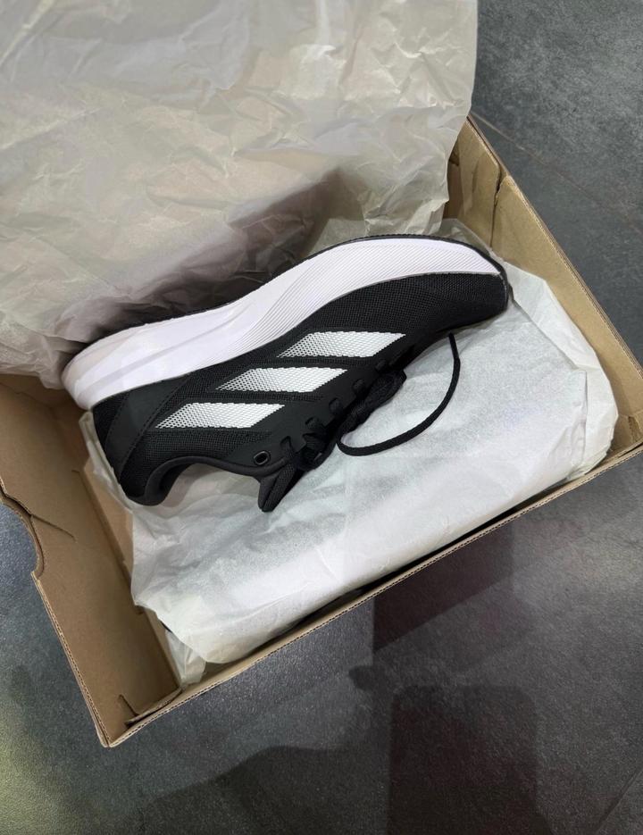 Кроссовки Adidas