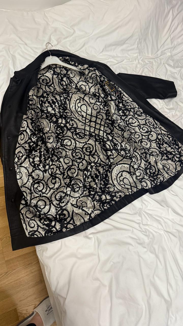 Черный кожаный плащ от Zilli