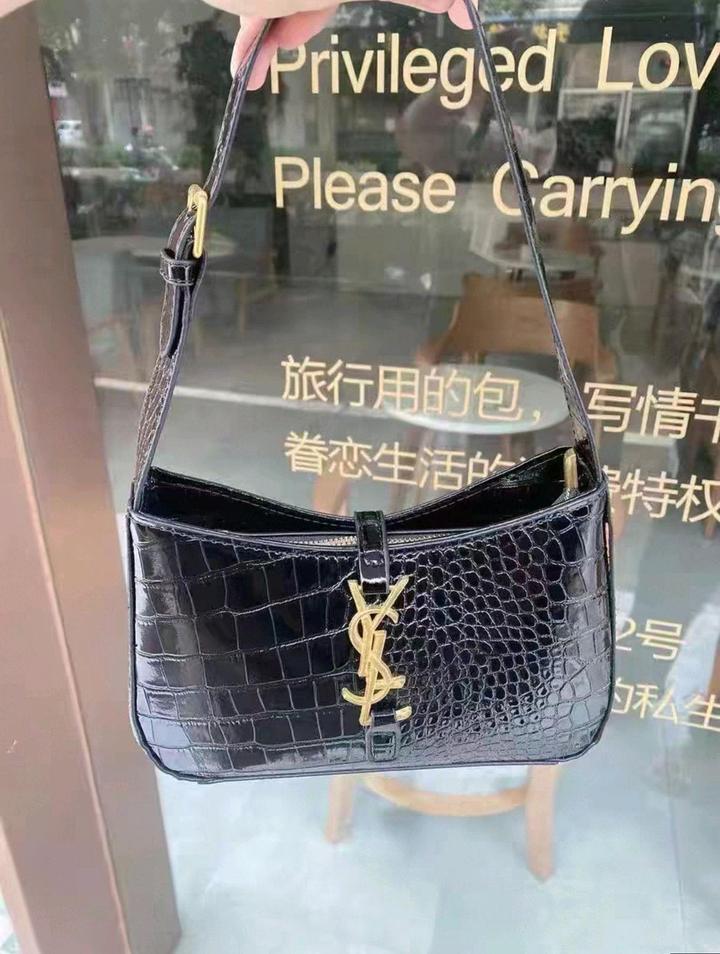 Сумка-Хобо Saint Laurent Le 5À7 ( Крокодилий узор )