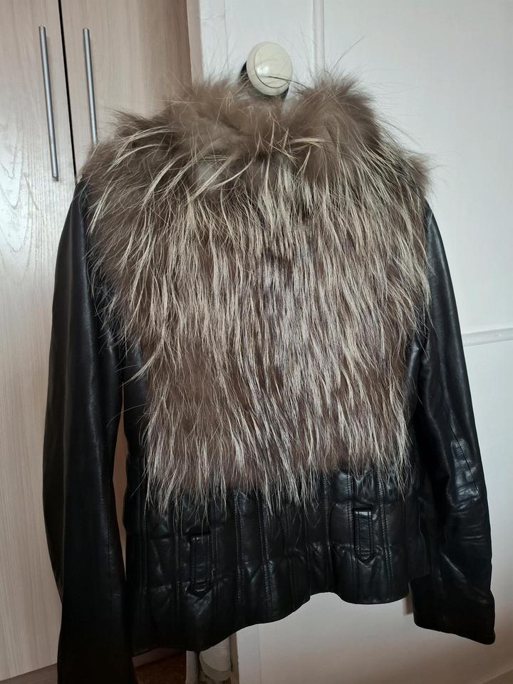 Продам курточку