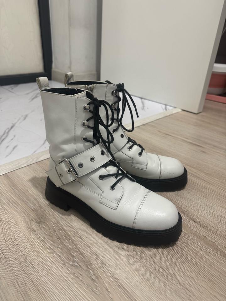 Кожаные ботинки Zara