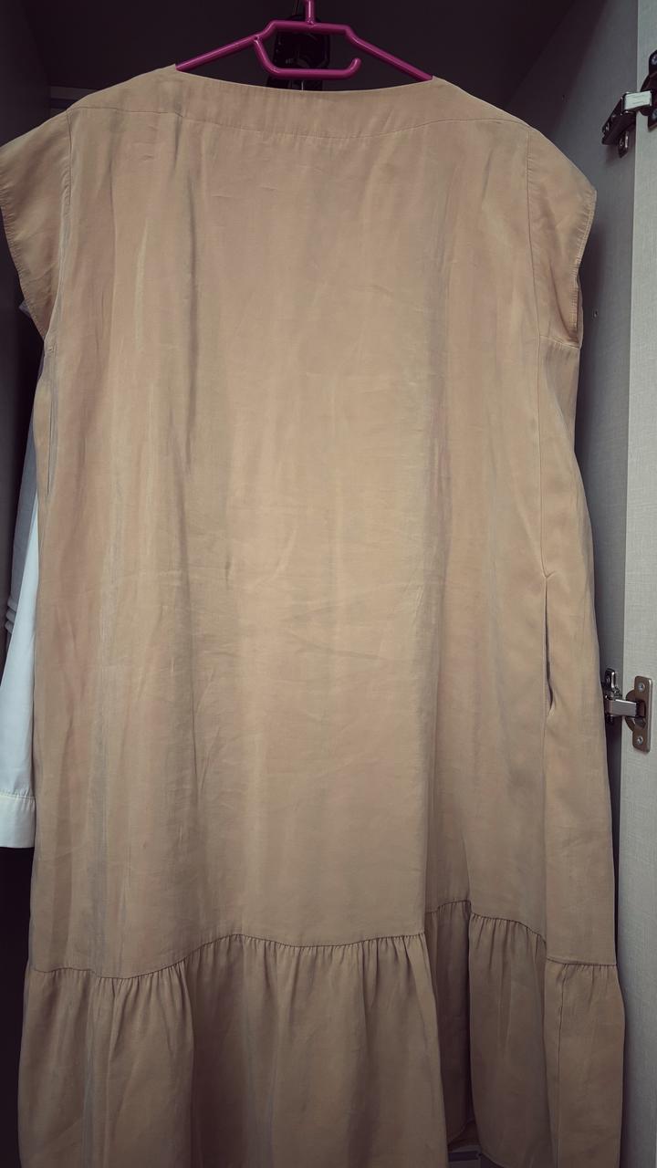бежевое платье