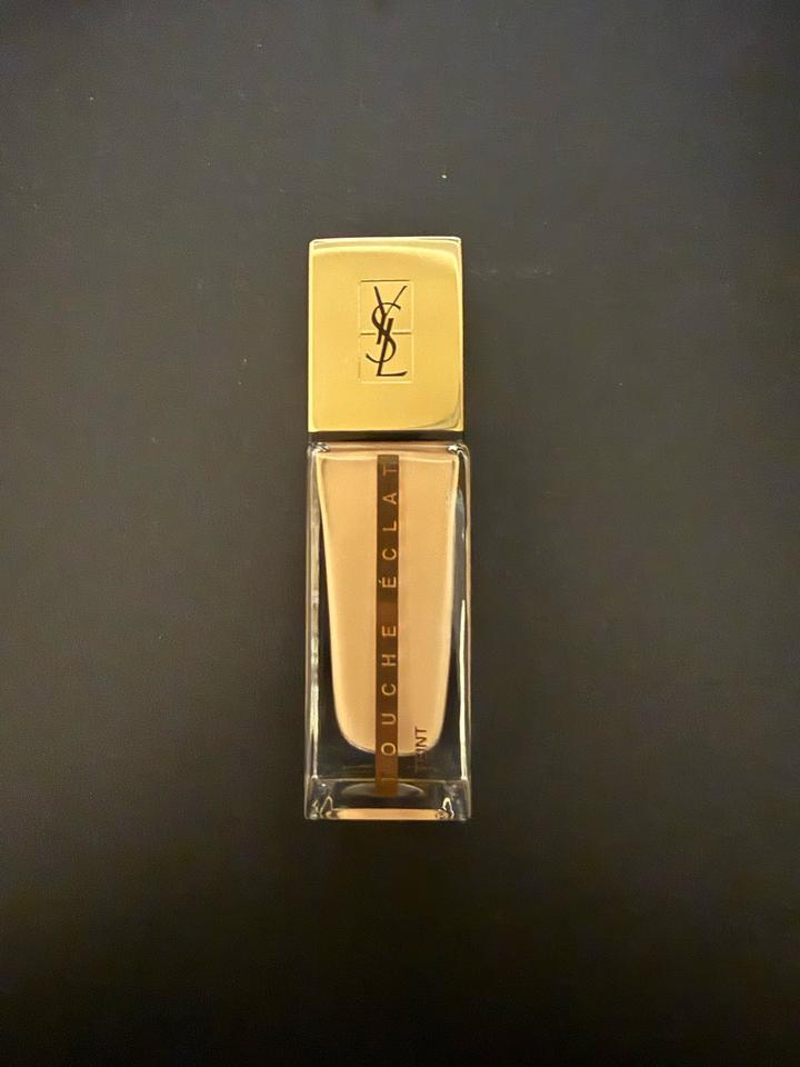 Тональный крем yves saint Laurent оттенок В20