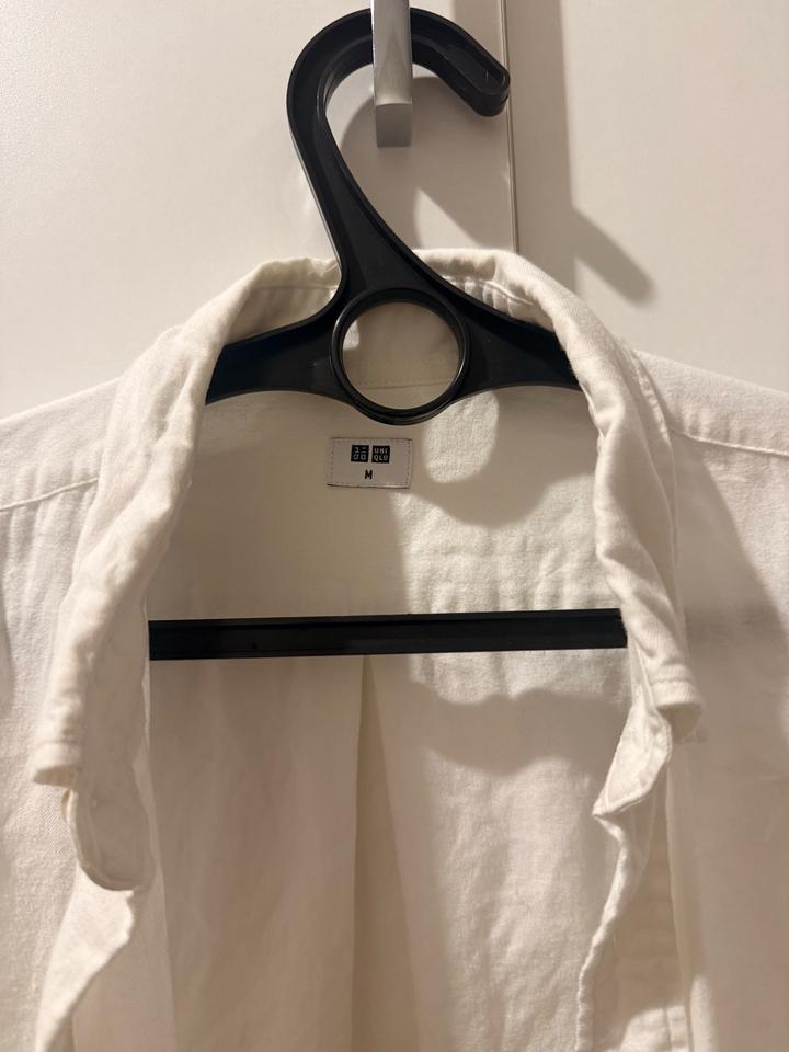 Белая рубашка Uniqlo