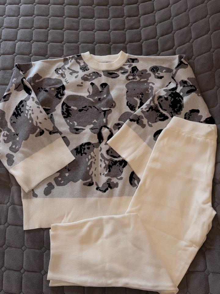 Трикотажный костюм