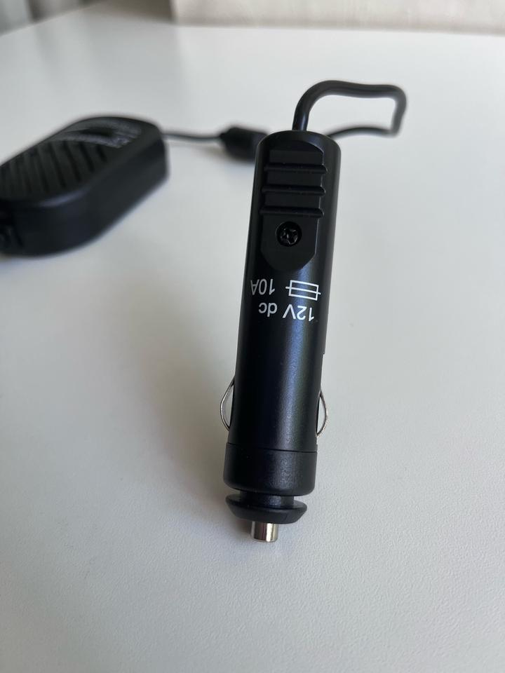 Универсальная зарядка для нетбуков и ноутбуков от прикуривателя Vanson SDR-70W