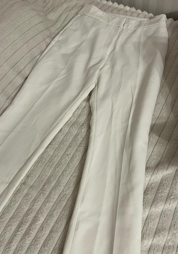 белые штаны от H&M