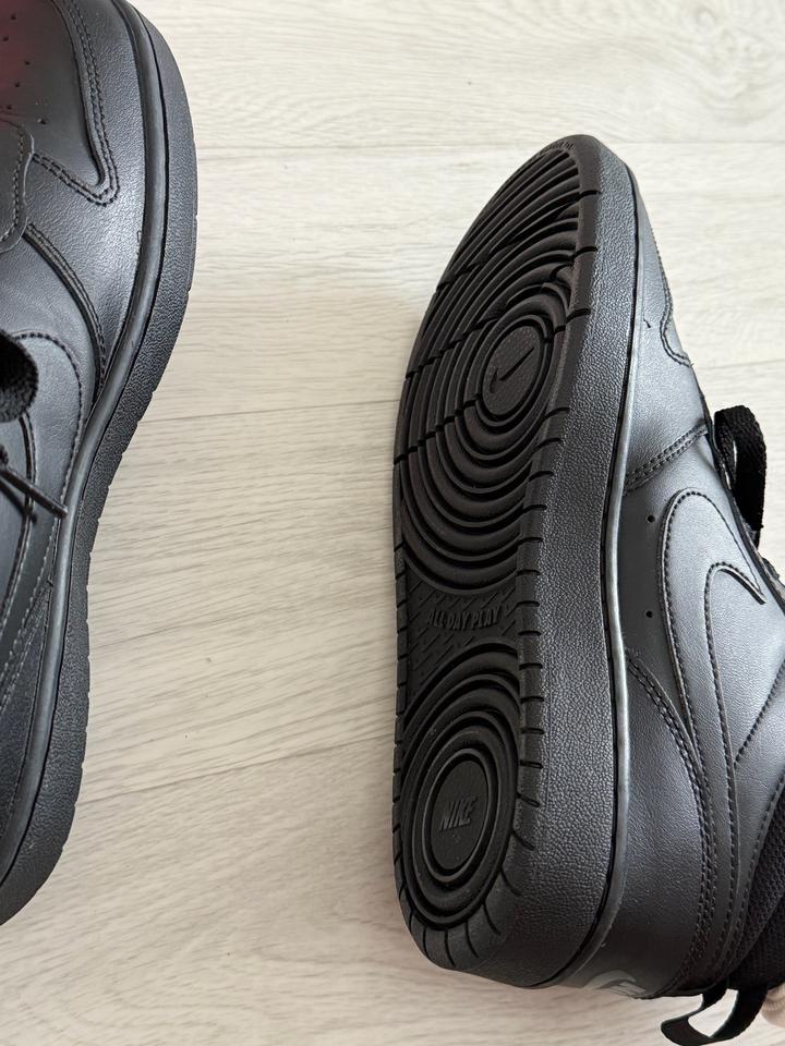 Кроссовки Nike