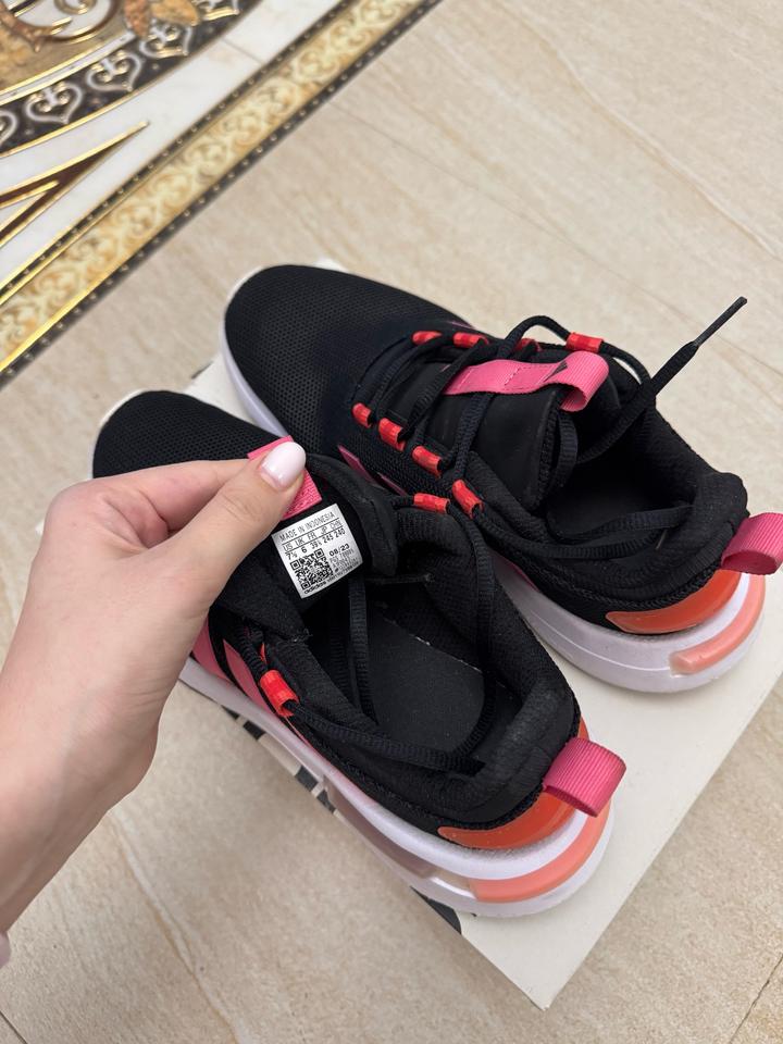 Кроссовки Adidas