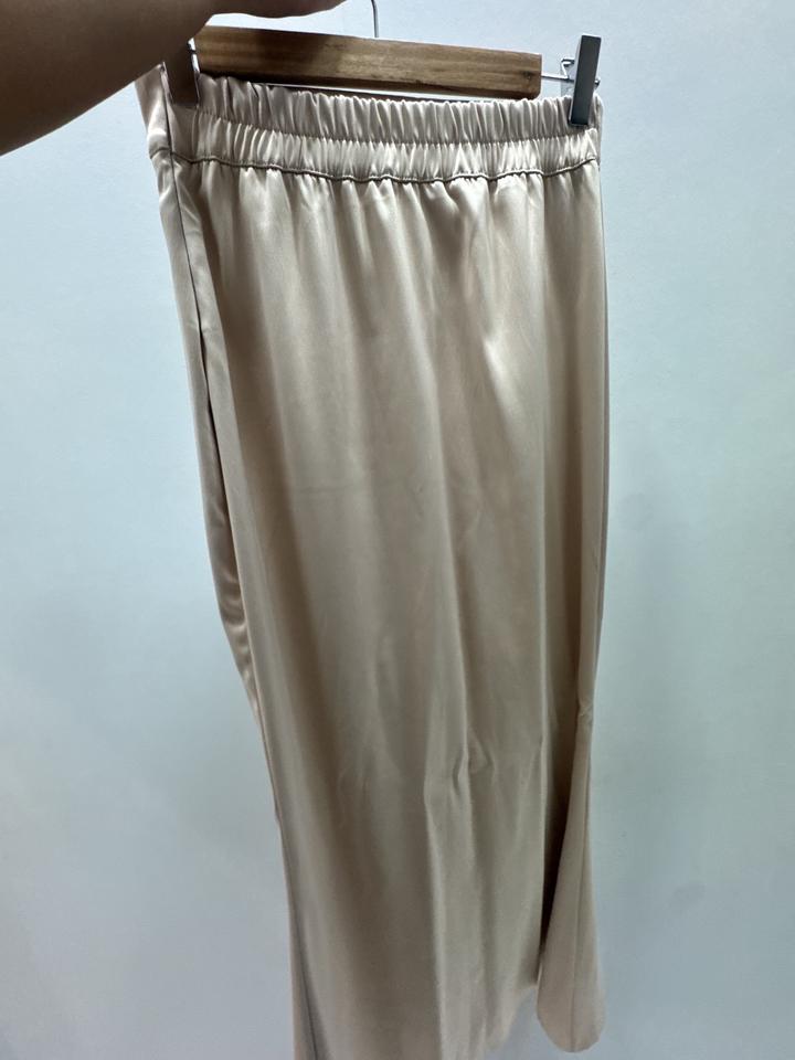 Атласный пиджак с юбкой