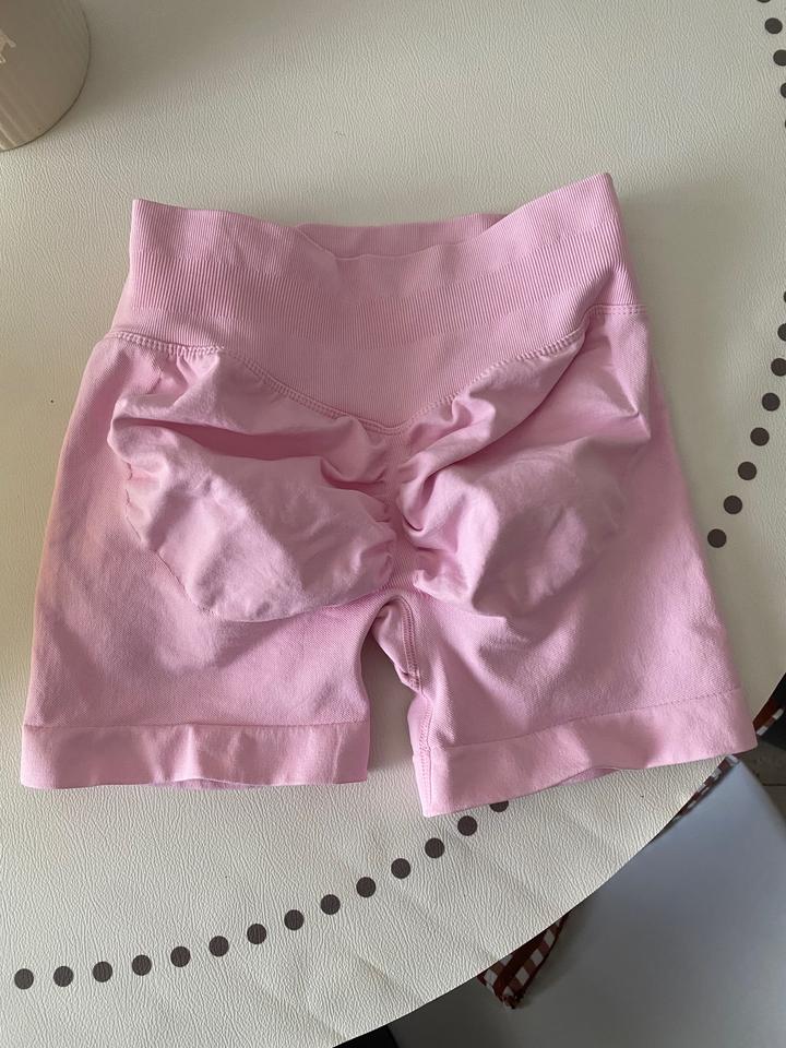 Спортивные шорты