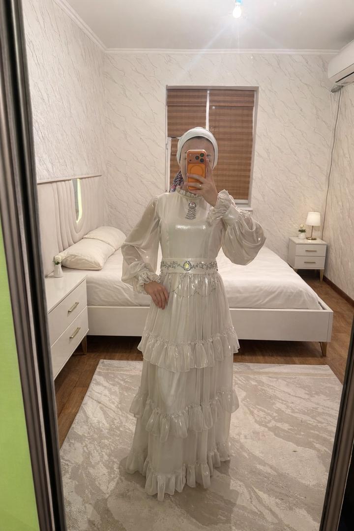 Белое платье